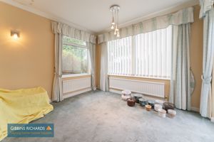 Dining Room- click for photo gallery